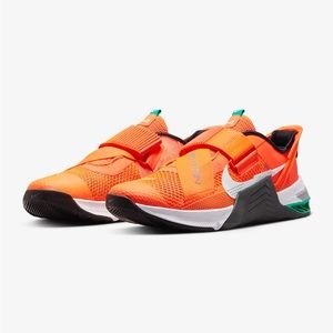 NIB Nike Metcon 7 Flyease, orange & white, 7